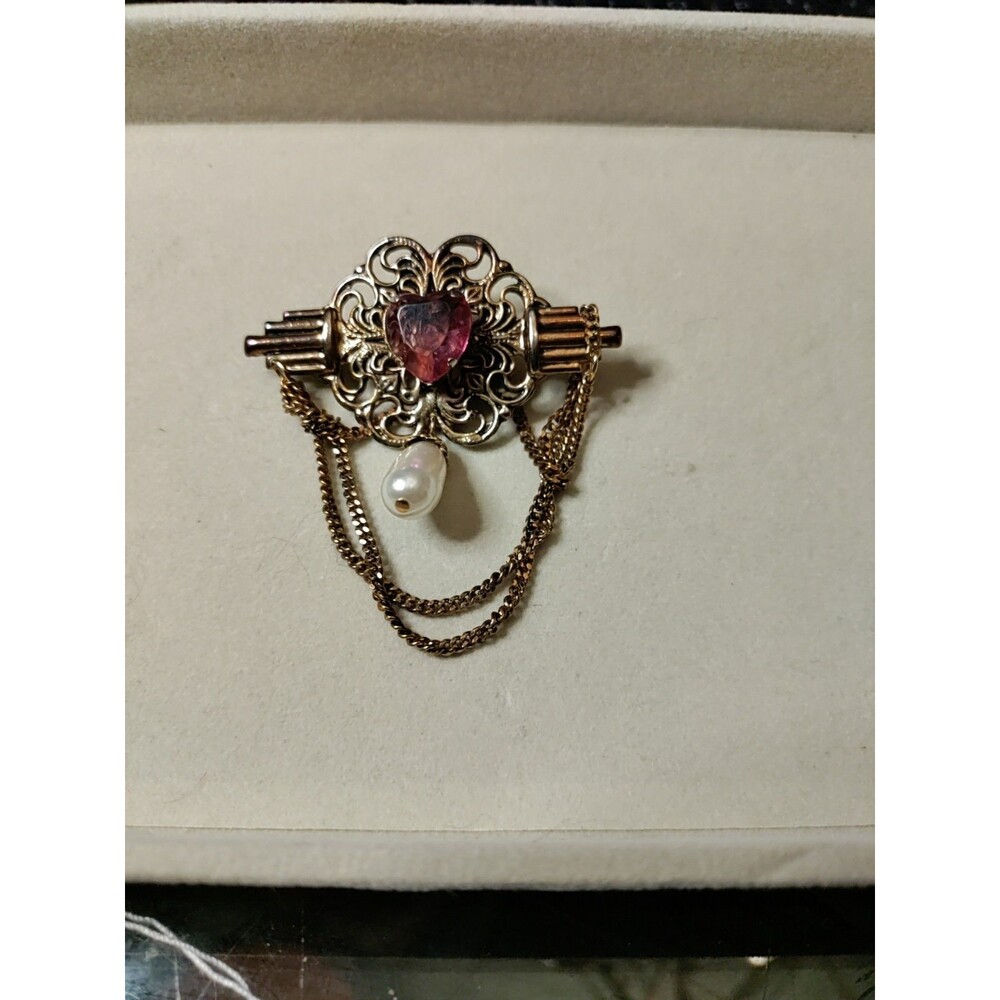 Gold Tone Pin Swag Chain Brooch Pink Heart Center Faux Pearl  Vintage